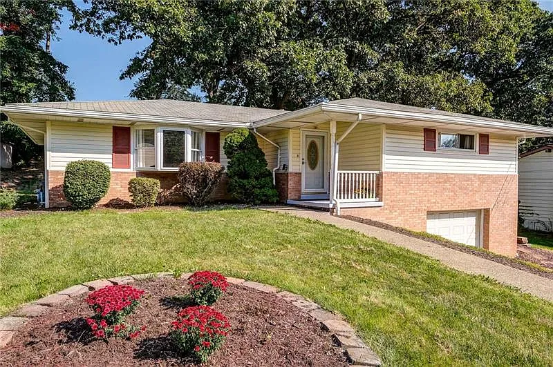 1335 Lincoln Dr photo 1