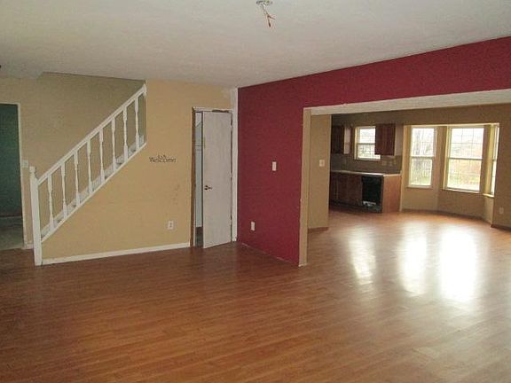 3rd image of 8439 Shattuck Dr