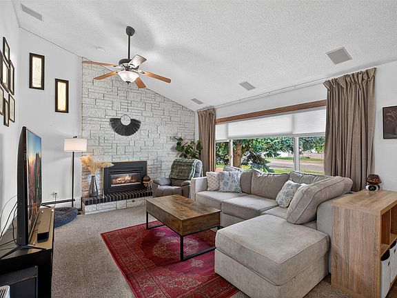 4th image of 1022 Durango Dr