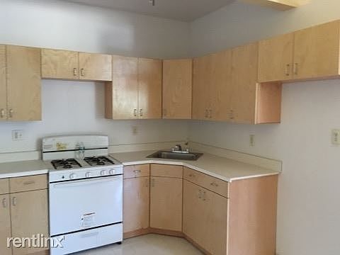1st image of 2533 Laconia Ave