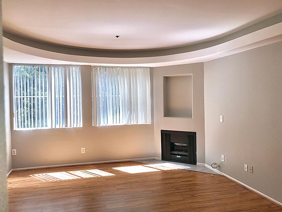 4th image of 12222 Moorpark St #3