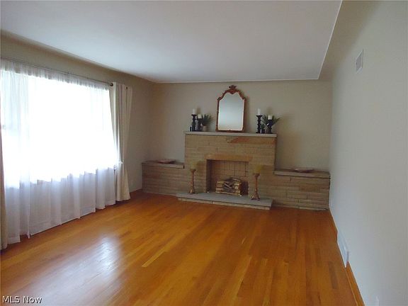 2nd image of 1121 Sharlene Dr