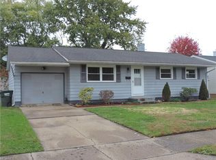 911 Lakeview Dr, Dover, OH 44622