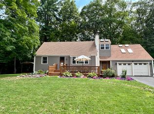 38 Tanglewood Rd, Farmington, CT 06032
