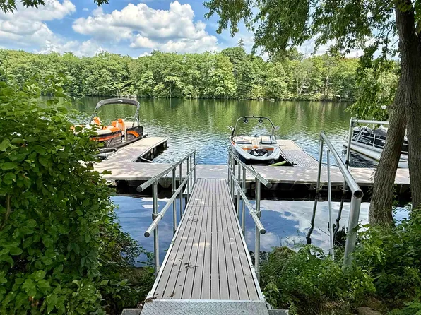 17 River Front Drive #3, Manchester, NH 03102