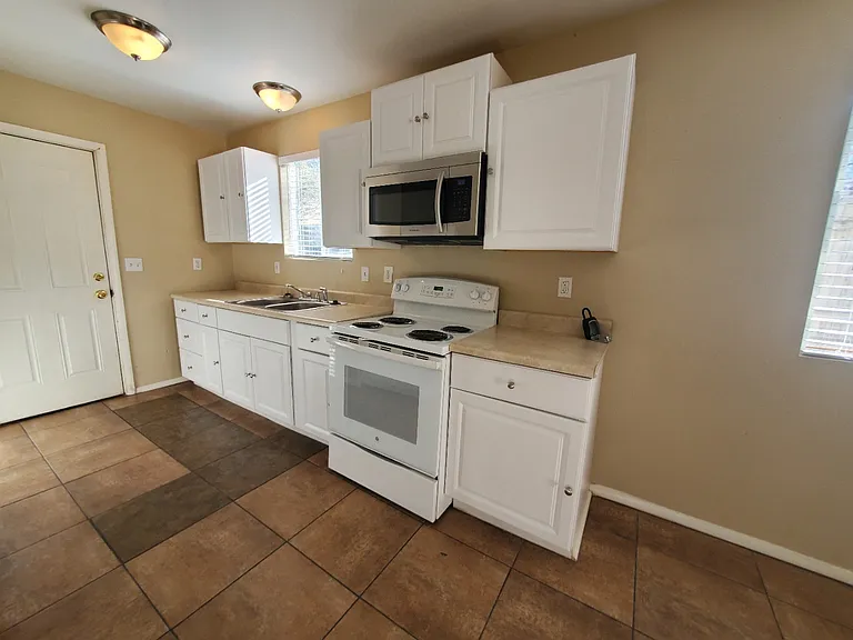 2775 S 2855 W — Photo 3