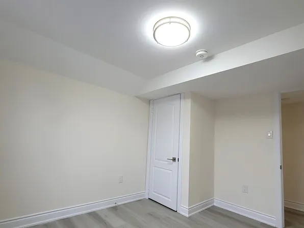 69 Vine St W #2, Saint Catharines, ON L2R 3X9