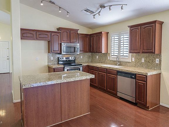 4th image of 2585 W Jasper Butte Dr