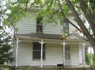 210 Buckner St, Paris, MO 65275