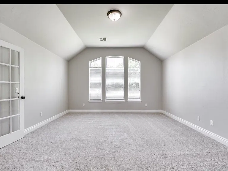 3900 Lockhart Dr — Photo 6