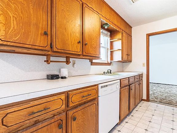 5th image of 1310 W 15th St
