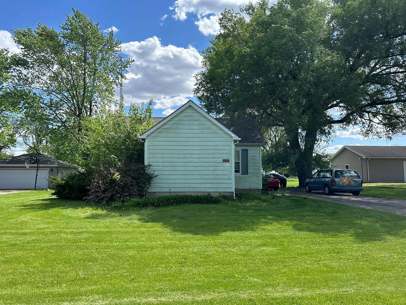 302 E Fine St, Ashkum, IL 60911 Zillow