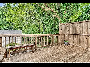 3 bed, 1400 sqft, $1,995 — Photo 3