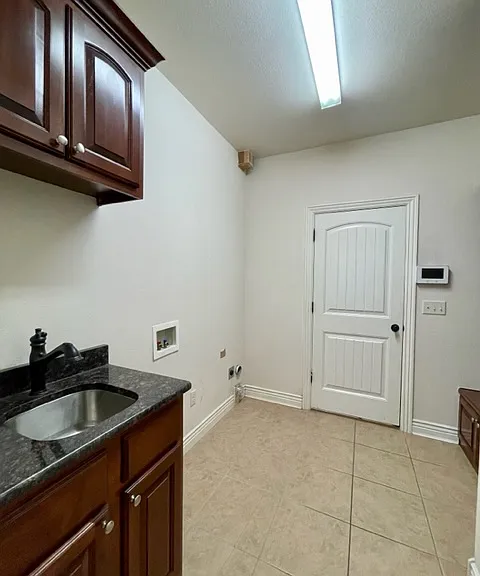 4502 Swinton Dr — Photo 32