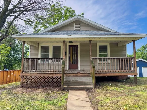 2810 Oak St, Saint Joseph, MO 64503