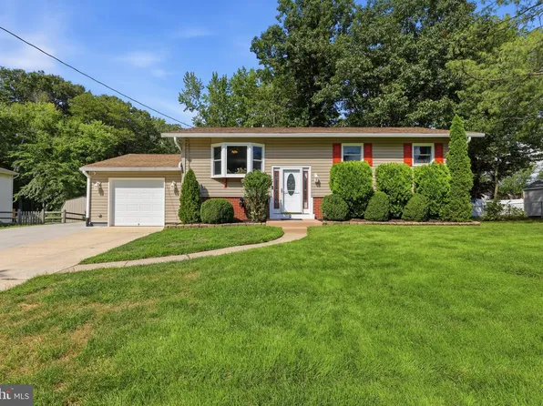 2 Woodhaven Rd, Gibbsboro, NJ 08026