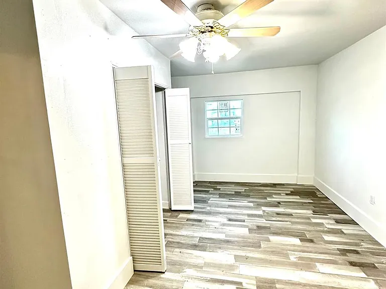 600 W Mimosa St — Photo 15