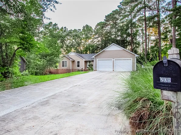 208 Offing Ct, Fayetteville, NC 28314