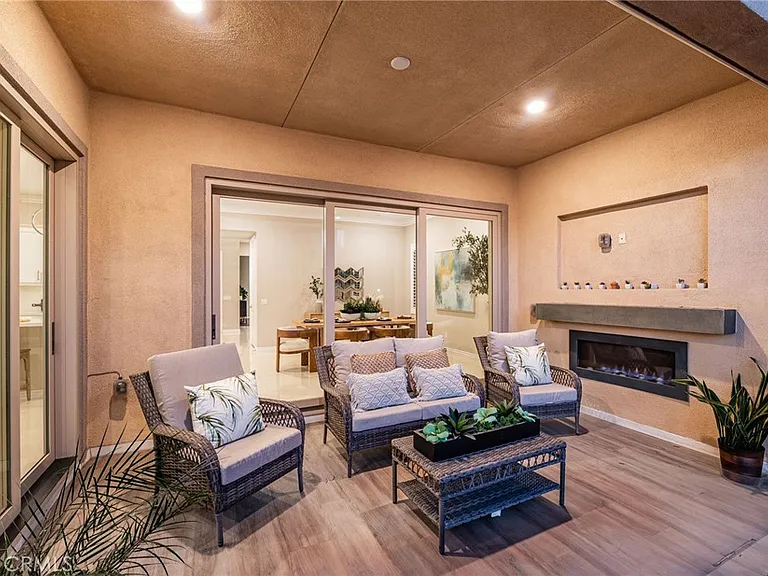 2413 Sierra Bella Dr — Photo 44