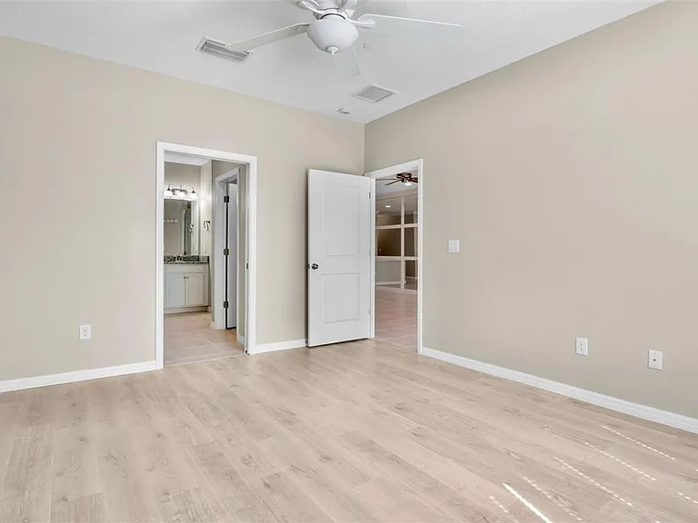 5425 Cicerone St #102 — Photo 16