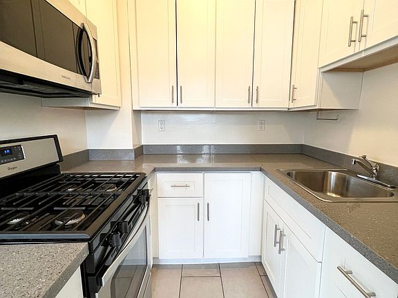 3rd image of 1575 Broadway #105