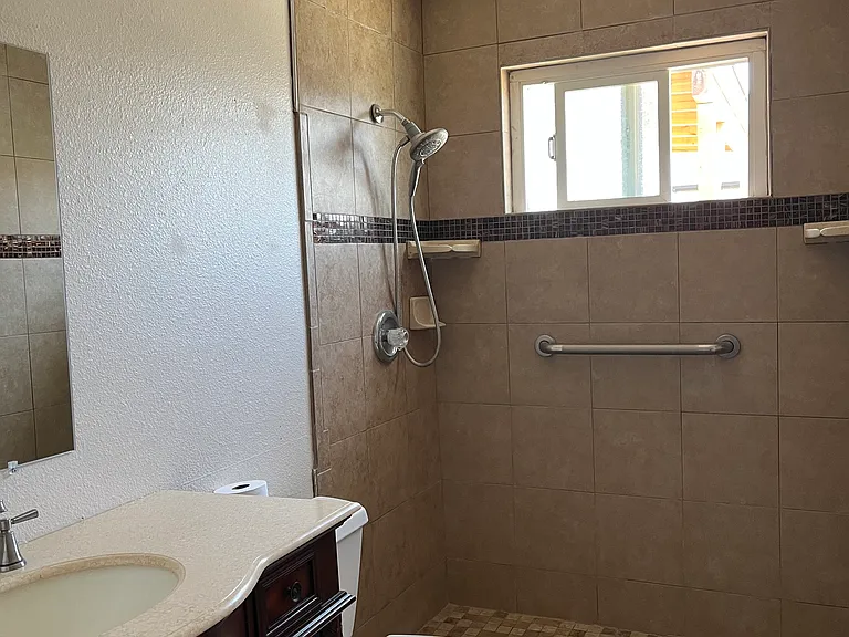 452 Valley View Dr — Photo 4