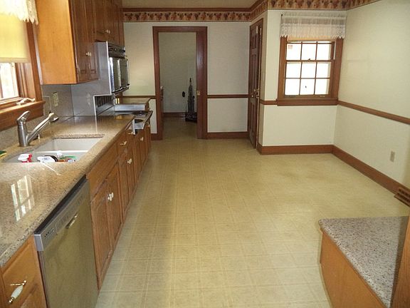 4th image of 601 Thomas St