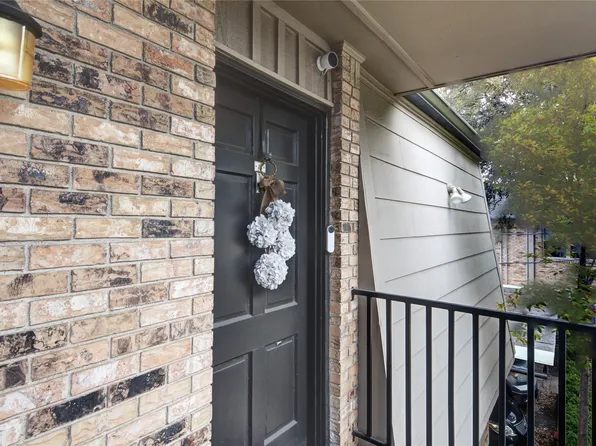 7931 Royal Ln APT 216, Dallas, TX 75230