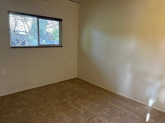 632 Middlefield Dr — Photo 5