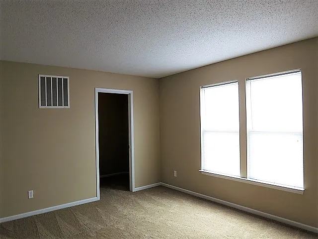 10395 Carrington Way — Photo 10