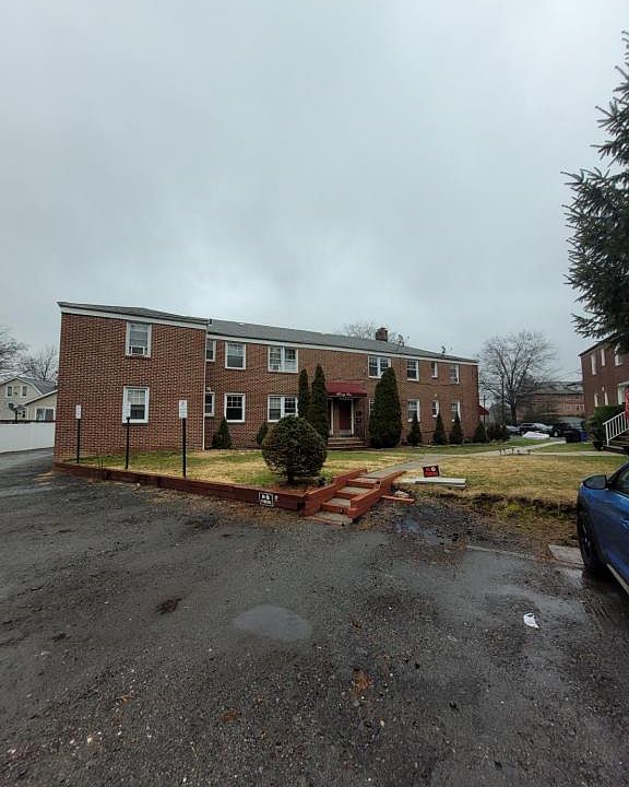 1st image of 22 N Carpenter Ter