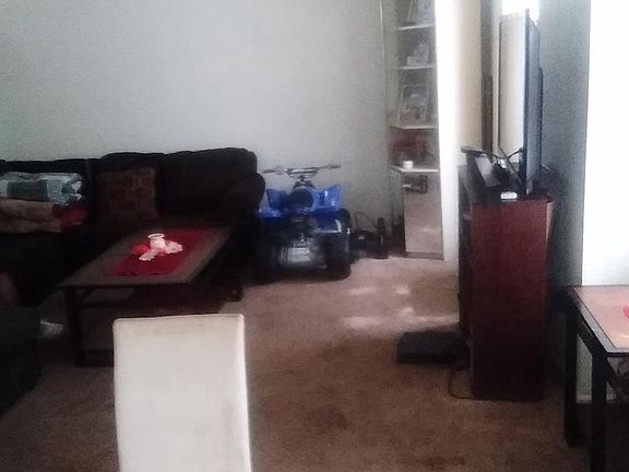 4th image of 26 Deedre Ln