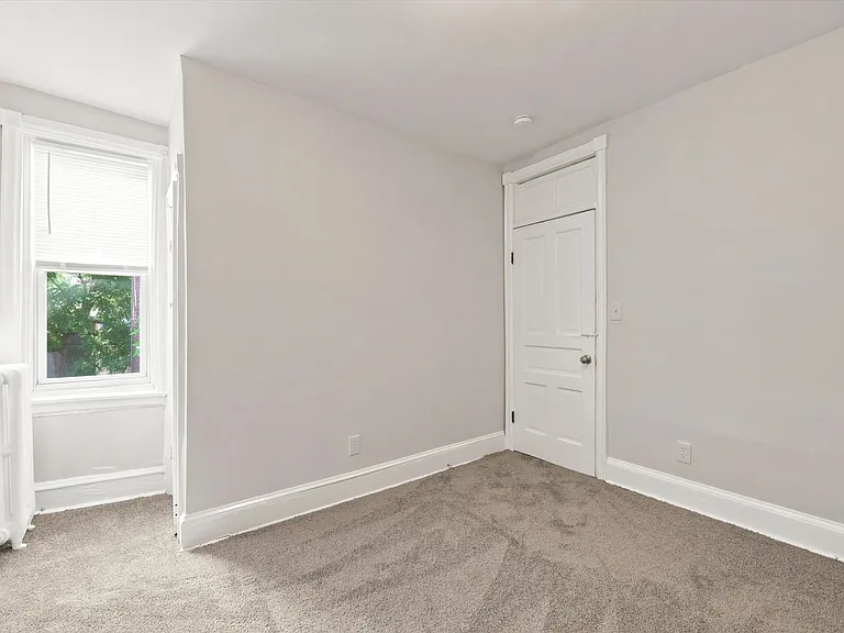 502 N Clayton St — Photo 10