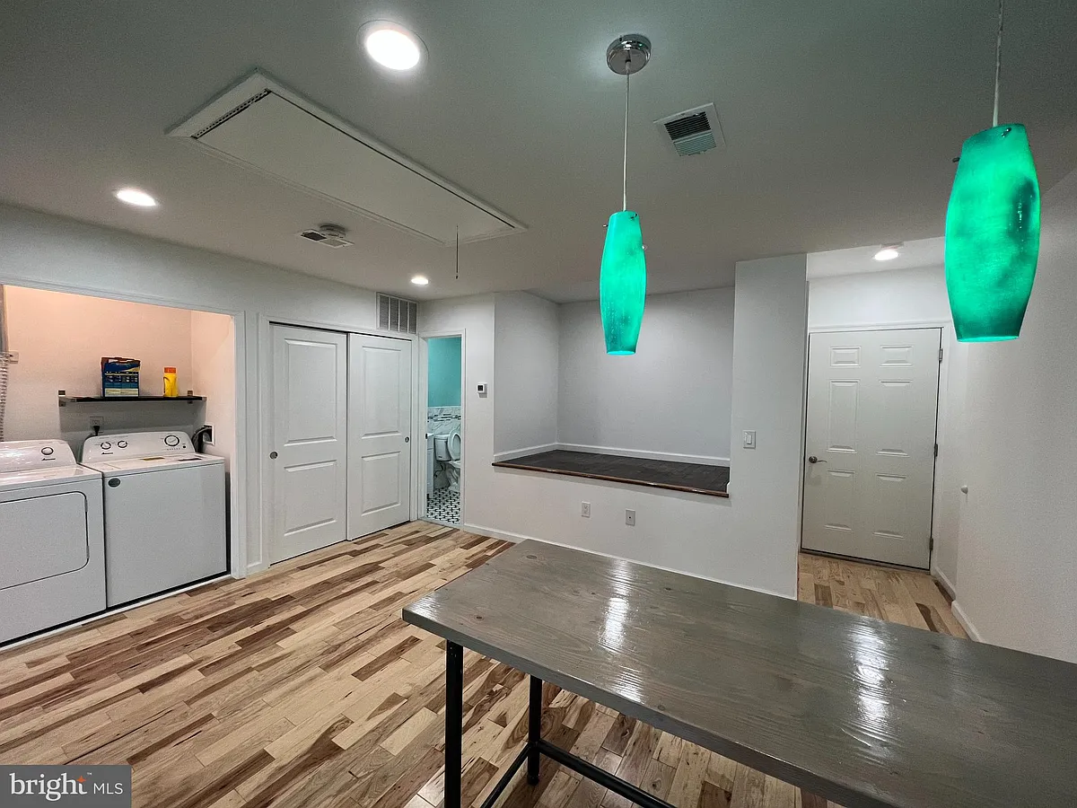 Building Photo - 623 S 4th St #3