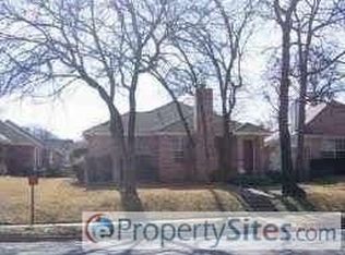 424 E Ash Ln, Euless, TX 76039