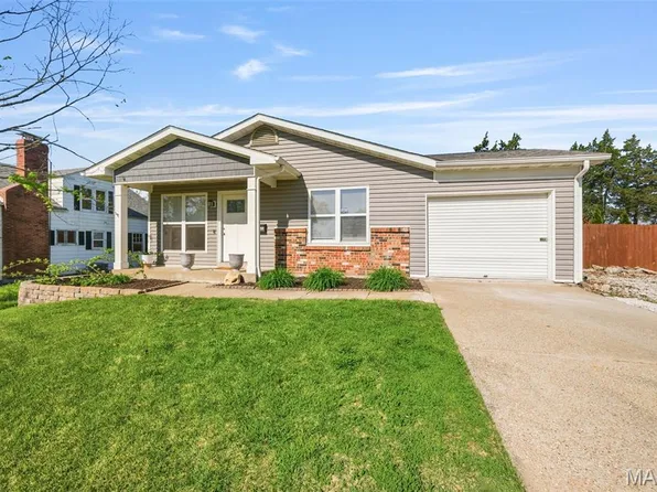 605 Cherry Ln, Warrenton, MO 63383