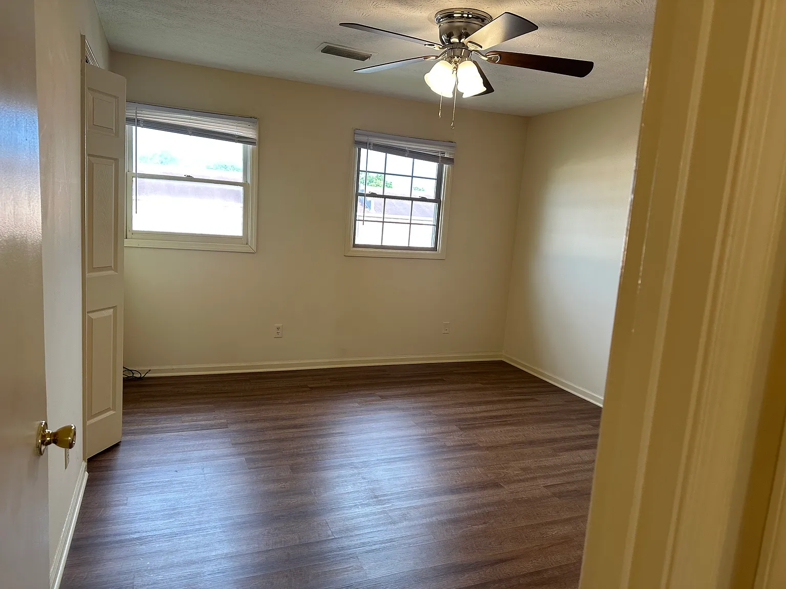 2 bed, 900 sqft, $975 — Photo 3