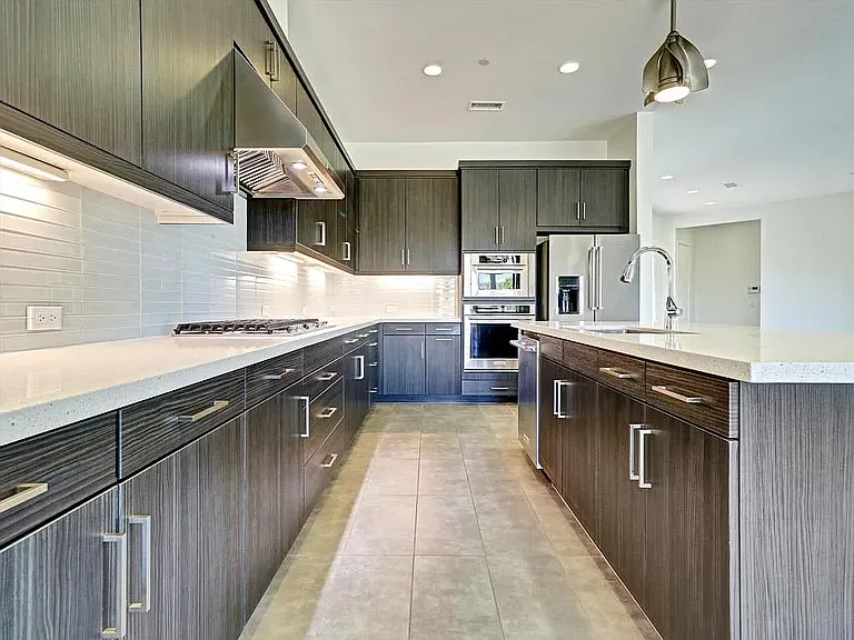 1702 Sienna Ct — Photo 6