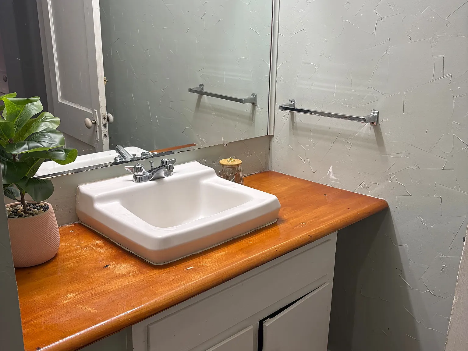 1 bed, $1,800 — Photo 1