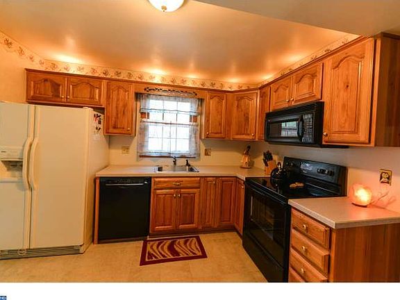 3rd image of 84 Salem Dr