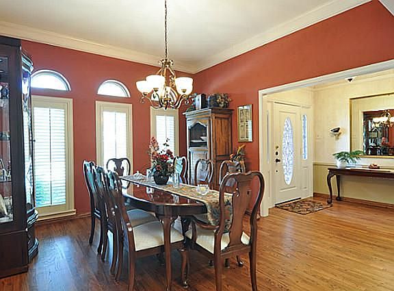 3rd image of 3428 Louis Dr