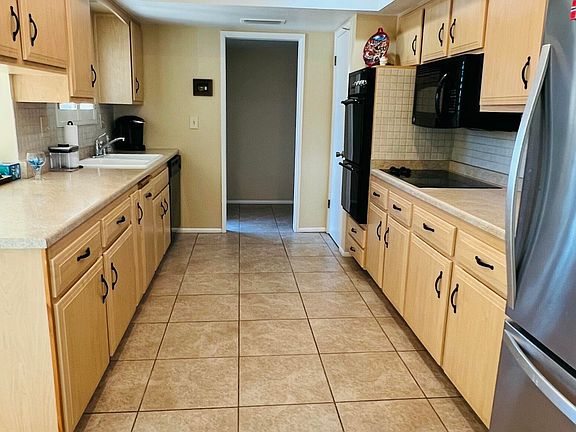 5th image of 10437 W SARATOGA Circle