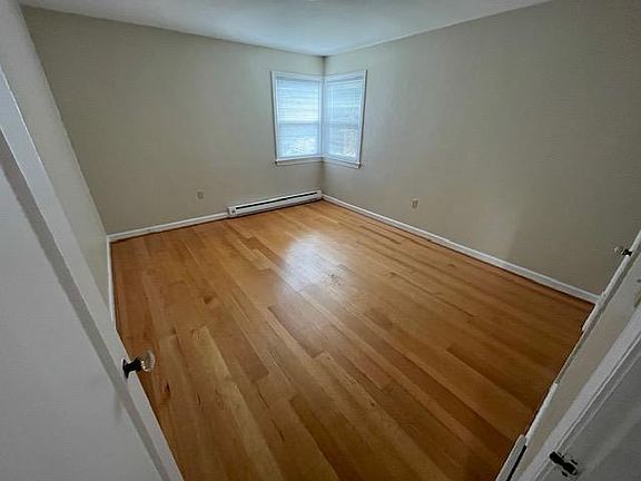 Bedroom 1 (Main Floor)