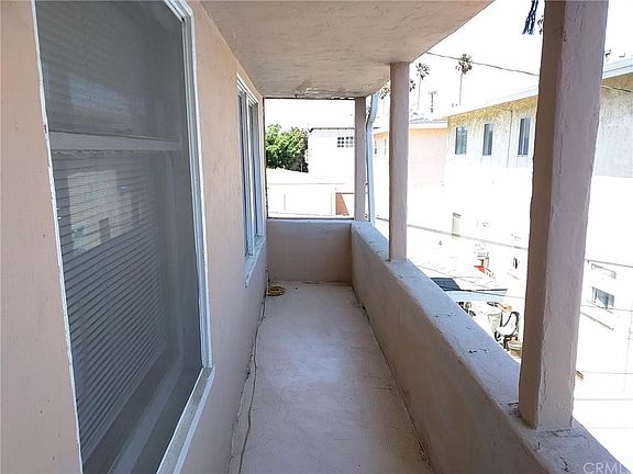 4th image of 3233 S Pacific Ave