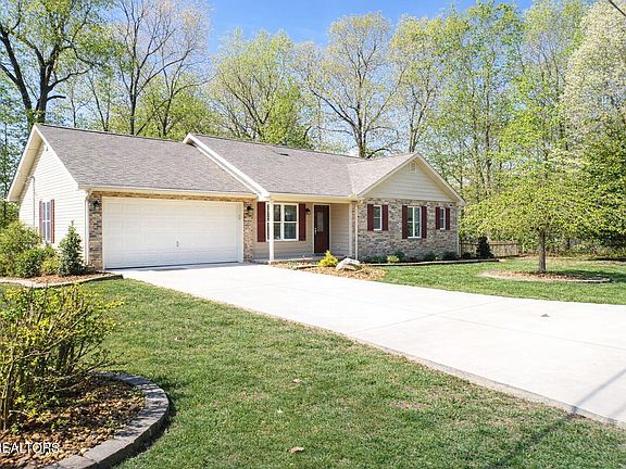 3rd image of 161 Albemarle Ln