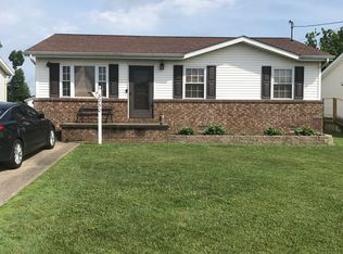 3230 Putnam Ave, Hurricane, WV 25526