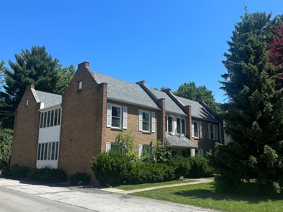 4320 W Bancroft St #3