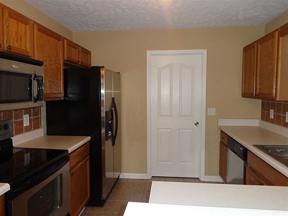 4th image of 3162 Holsted Dr