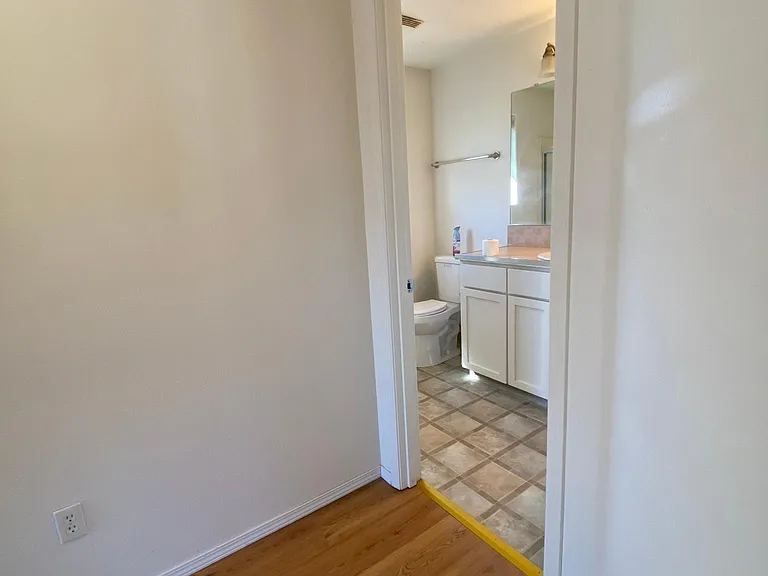 1227 NE 84th Ave — Photo 11