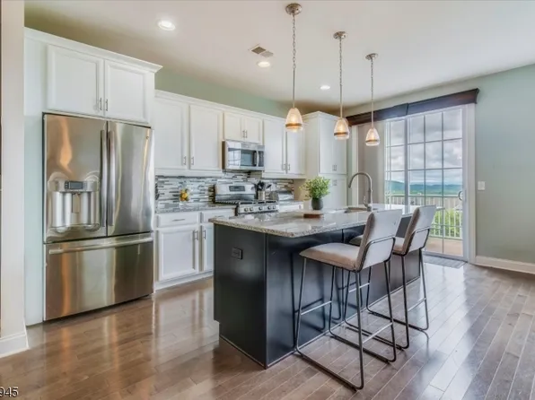 17 Blazingstar Way, Allamuchy Twp., NJ 07840